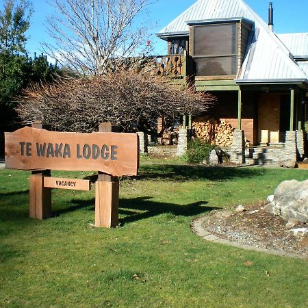 Te Waka Lodge Te Anau Bagian luar foto
