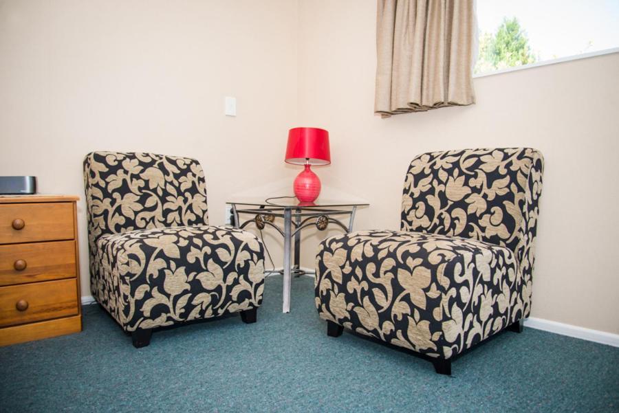 Te Waka Lodge Te Anau Bagian luar foto