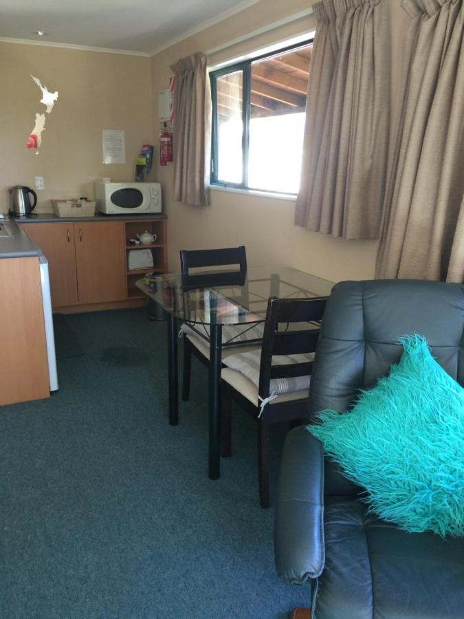 Te Waka Lodge Te Anau Bagian luar foto