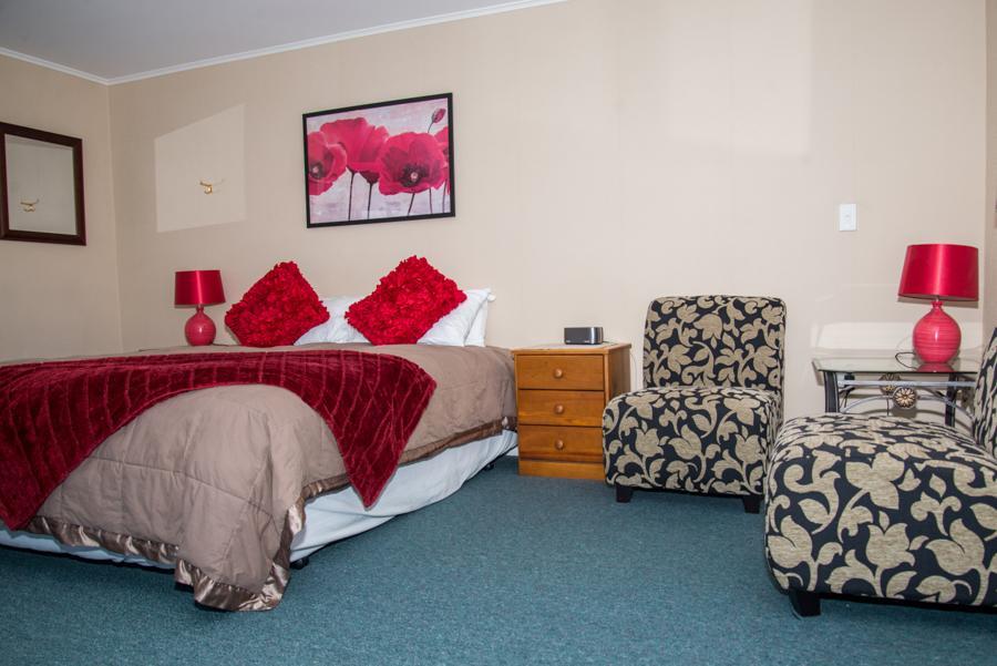 Te Waka Lodge Te Anau Bagian luar foto