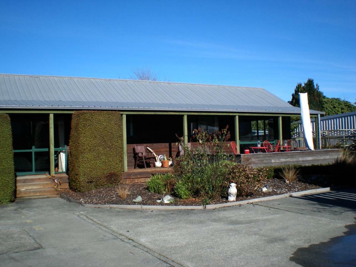 Te Waka Lodge Te Anau Bagian luar foto